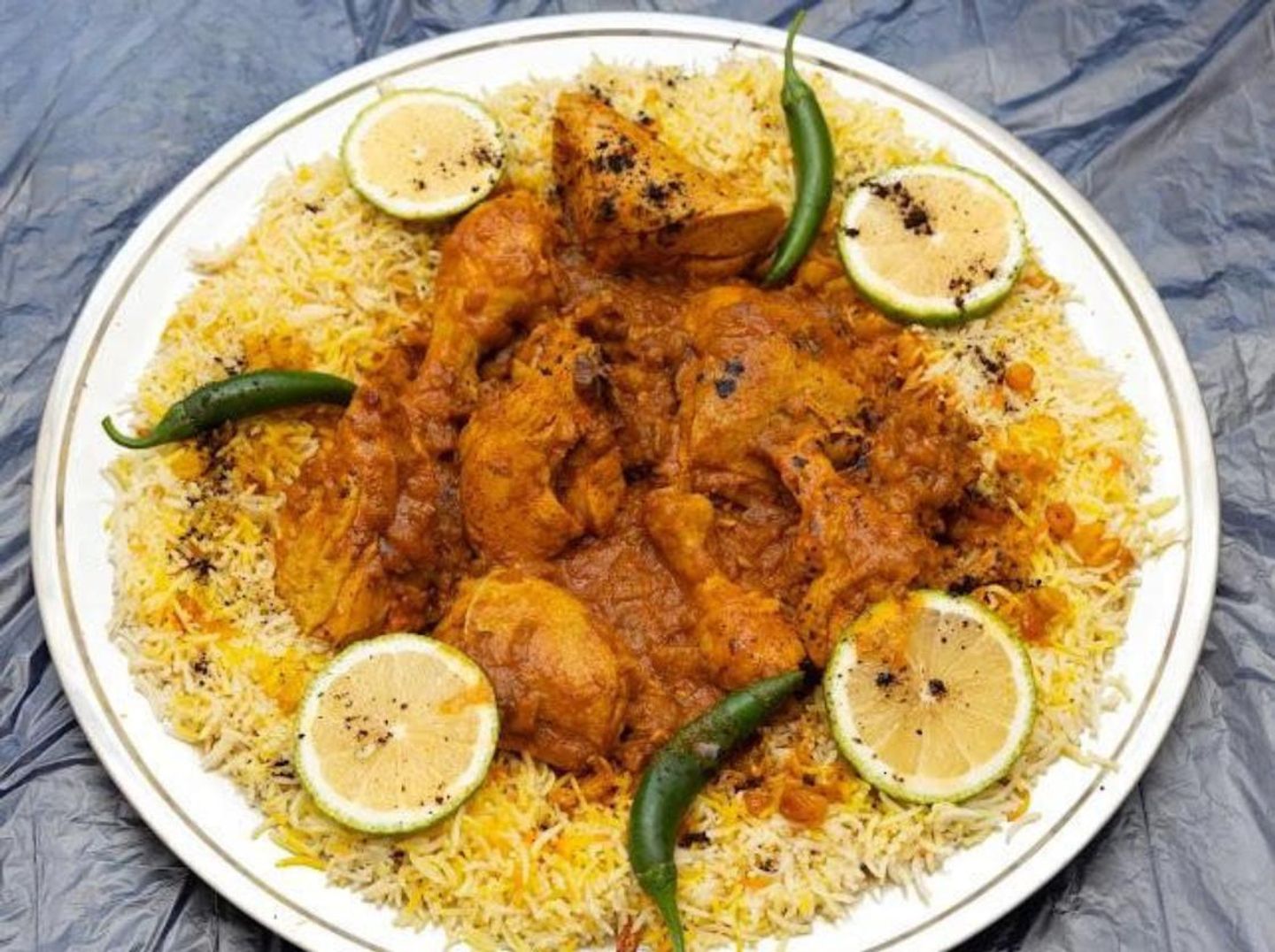 دجاج حراق مع الرز - نص