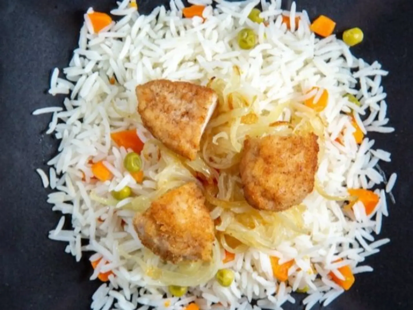 Fish Felia 2 Sticks With Rice And Tomato, Onion And Smokey Green Chilli - Normal