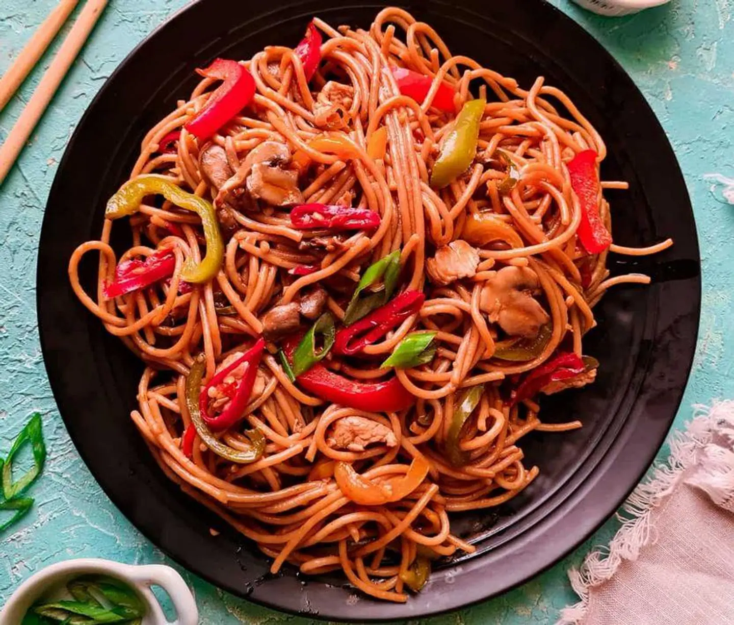 Chilli Garlic Chicken Noodles - Regular