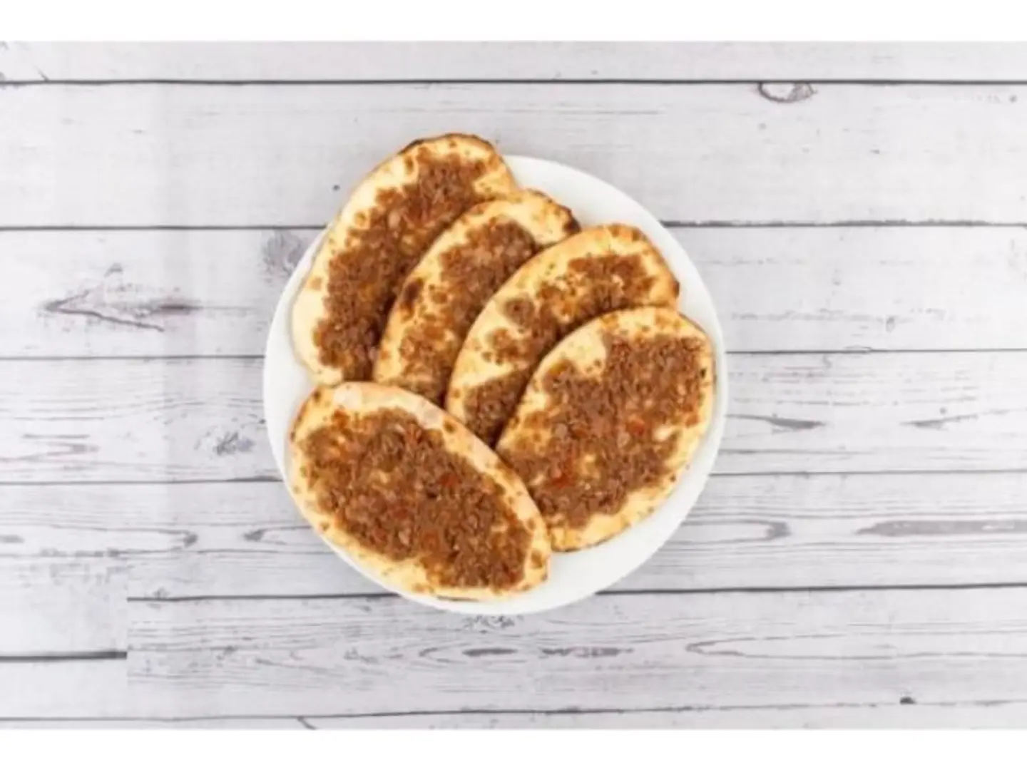 Sfiha With Tomato And Naeemi Meat - Quarter Kilogram