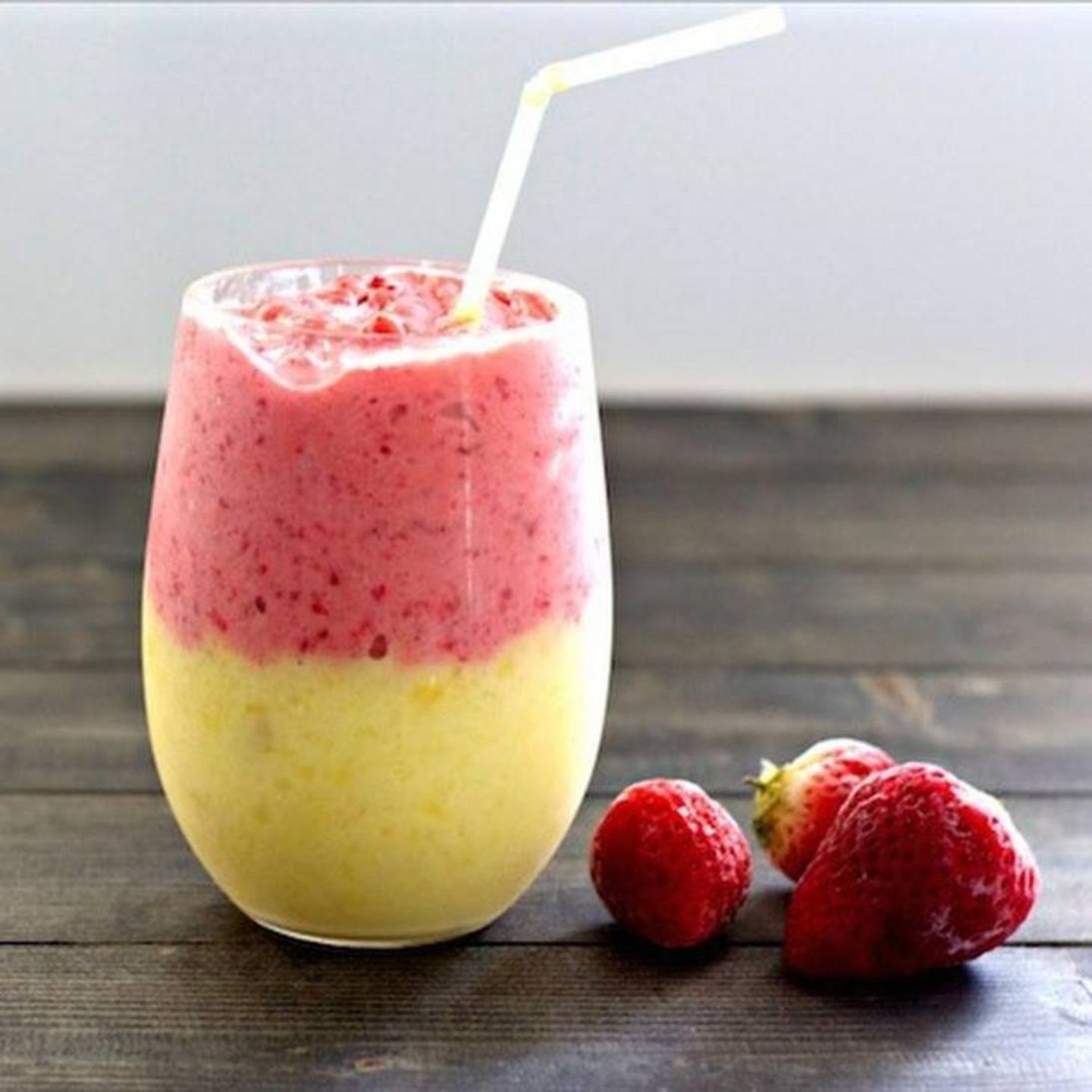 Mango And Strawberry Juice - Medium