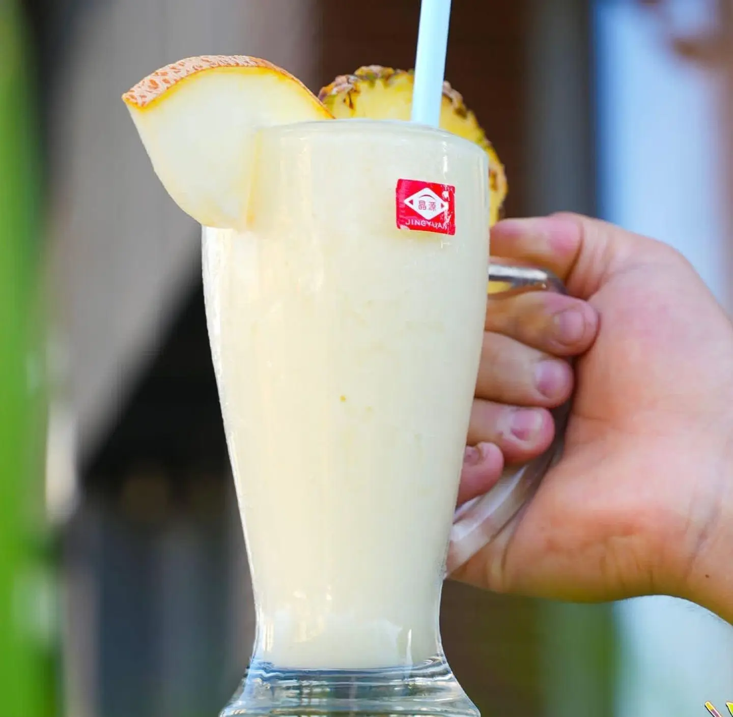 اناناس وتفاح - وسط