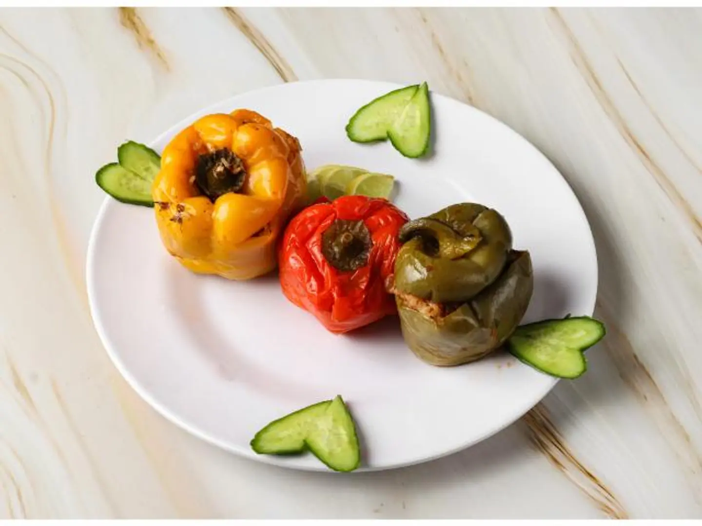 محشي فلفلية وكوسة - وسط