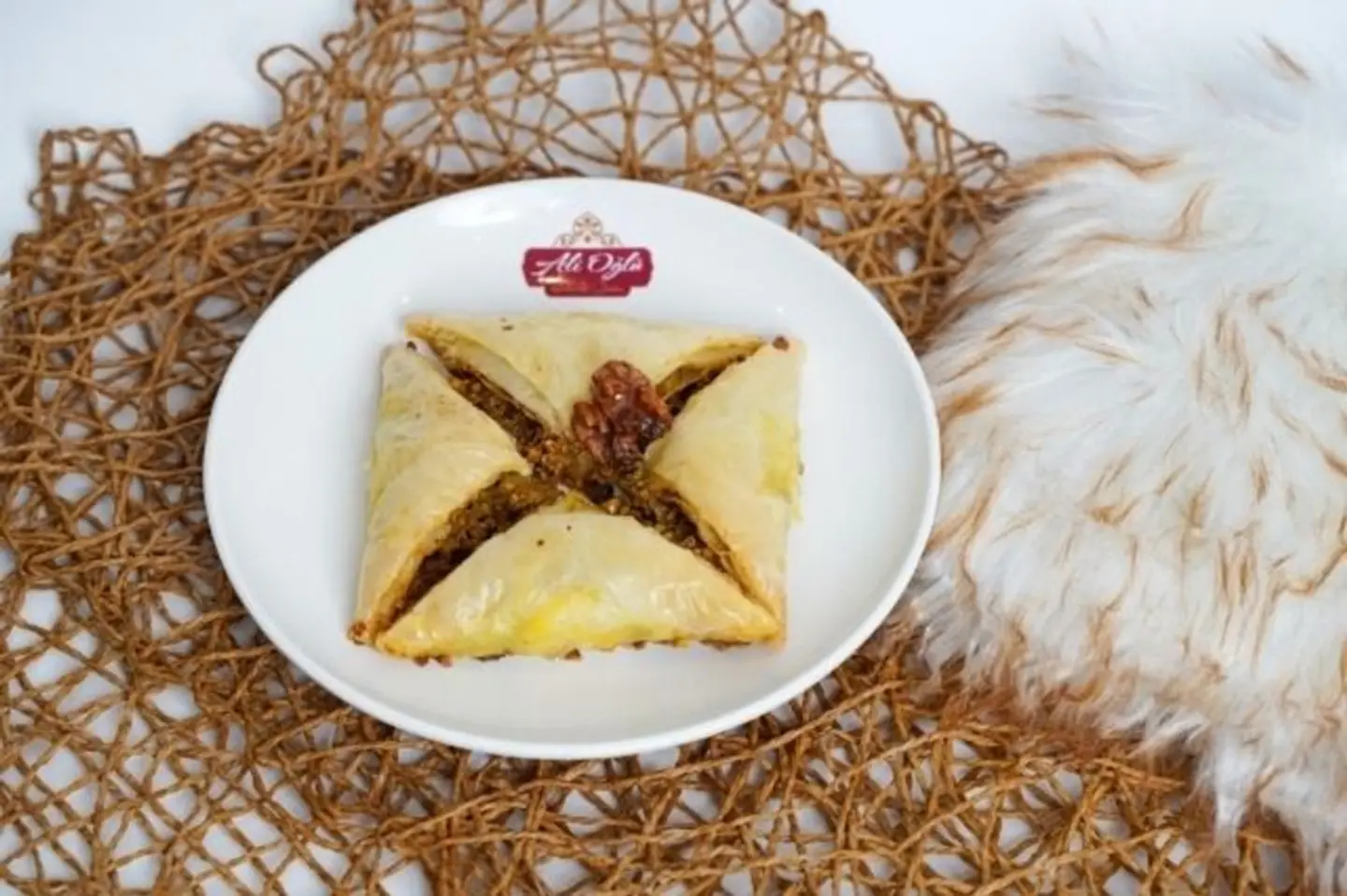 Triangle Cream Baklawa - Quarter Kilo