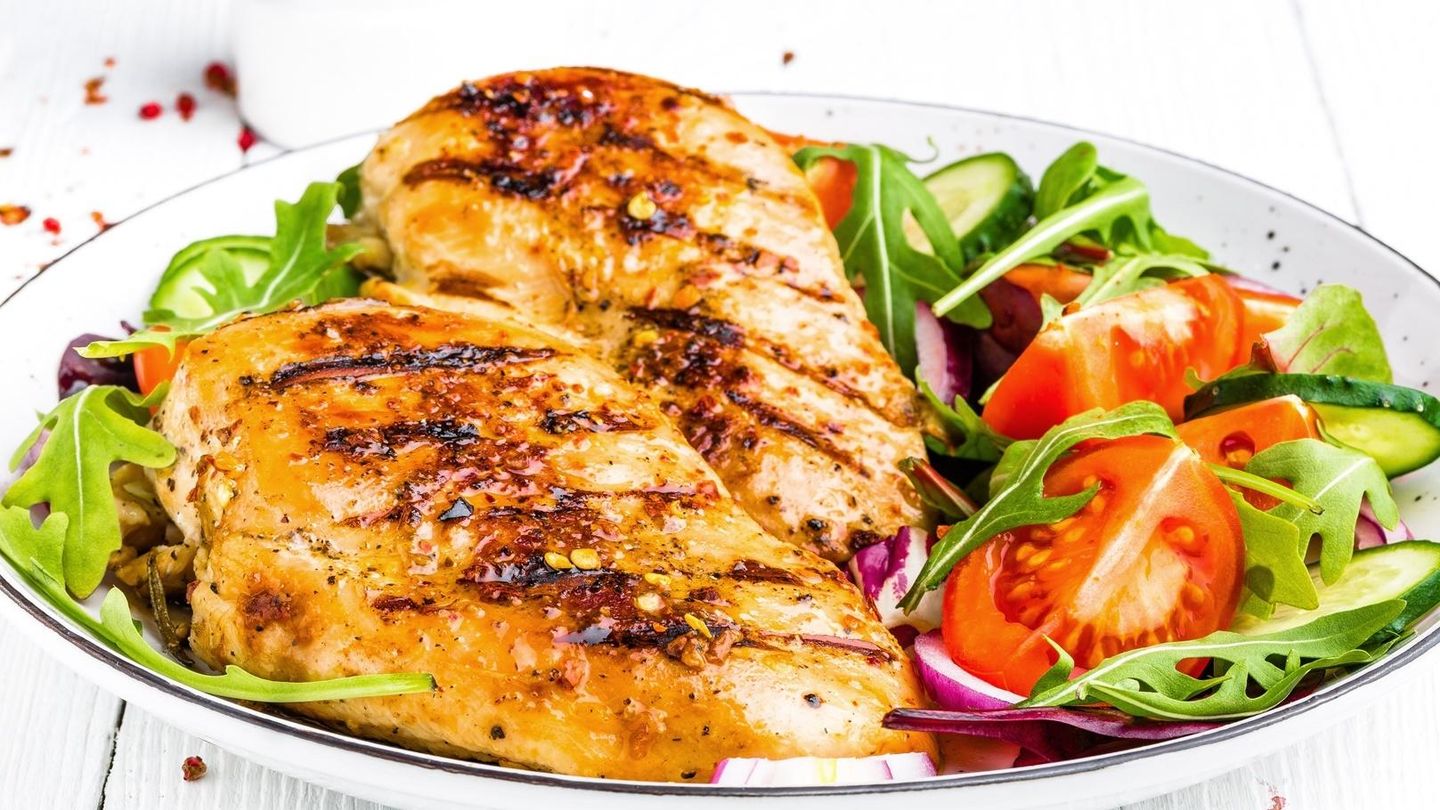 Chicken Steak With Basil And Parmesan - 150 G