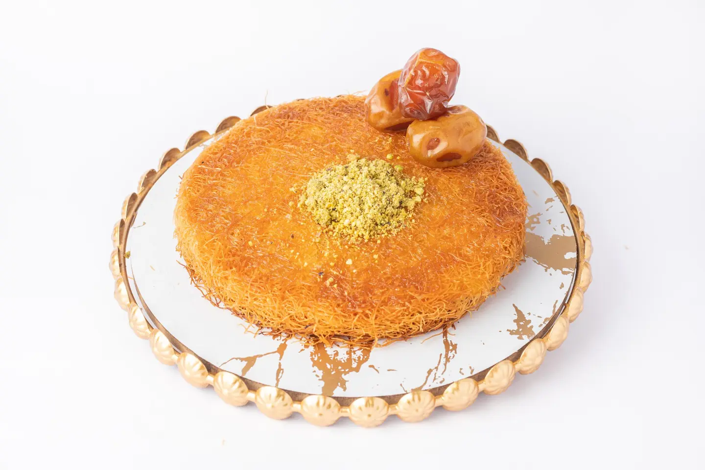 كنافة بين نارين تمر - وسط