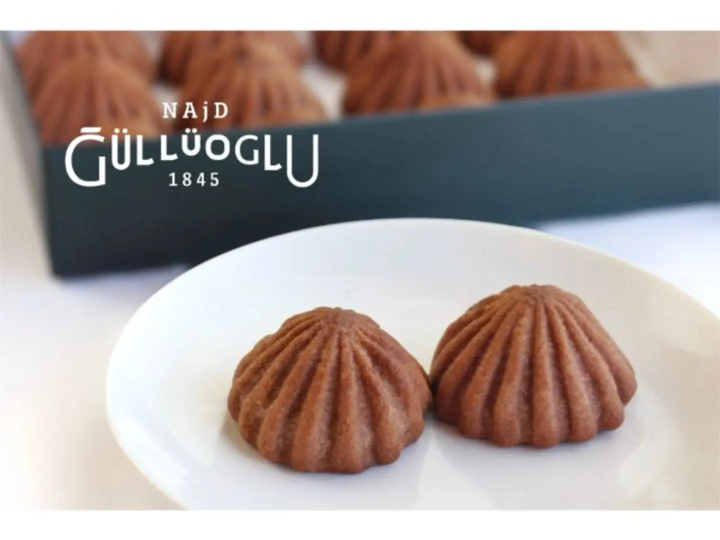Chocolate Ma'amoul Pistachio And Chocolate - Medium