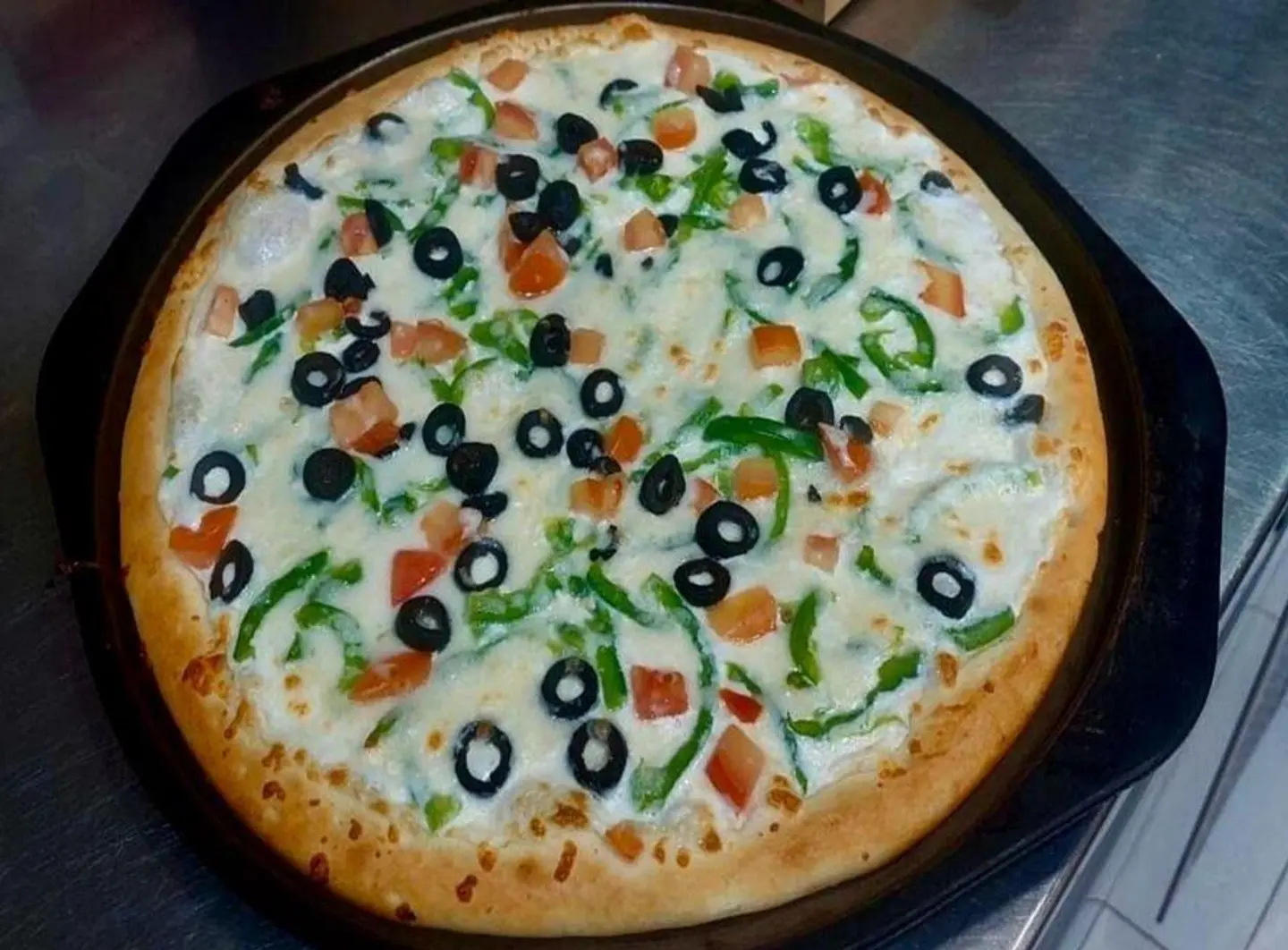 Vegetable Pizza With Liquid Cheese Kraft - Small