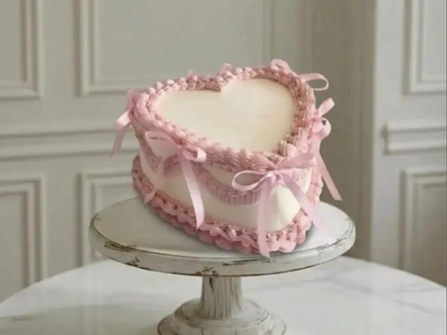 Red Velvet Heart Cake - Small Size 6 Inches