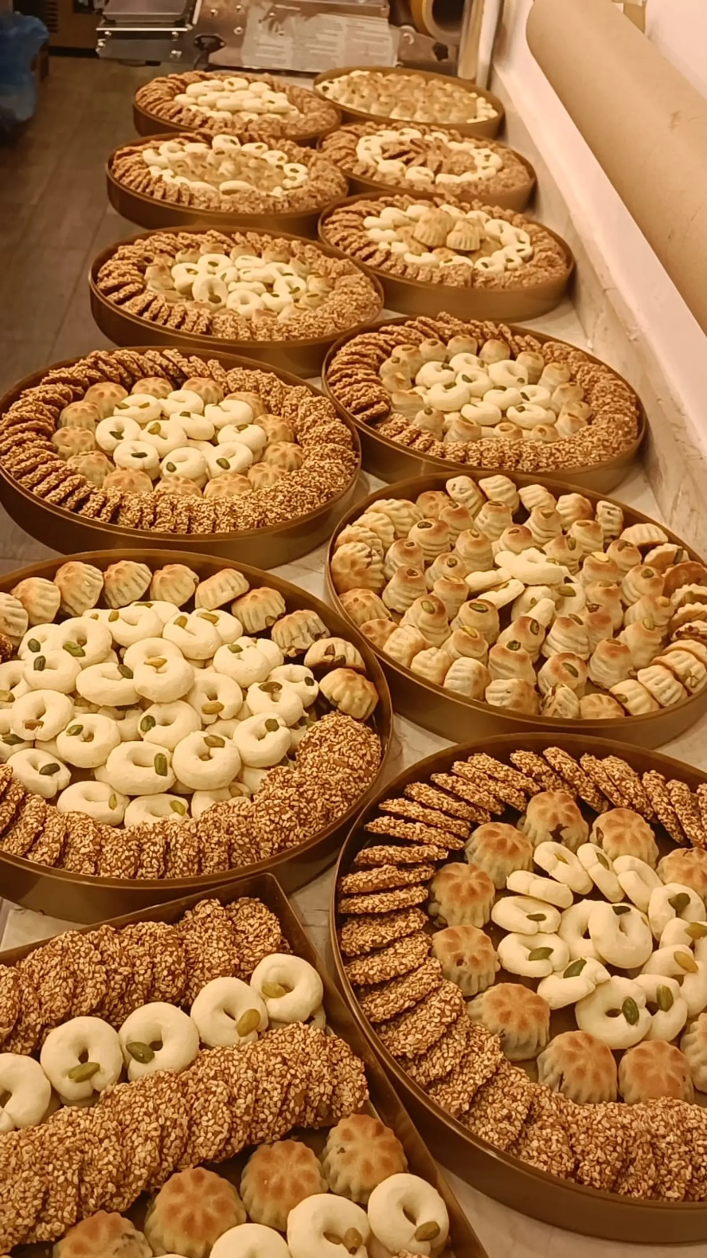 مشكل برازق وغريبة ومعمول - نصف كيلو