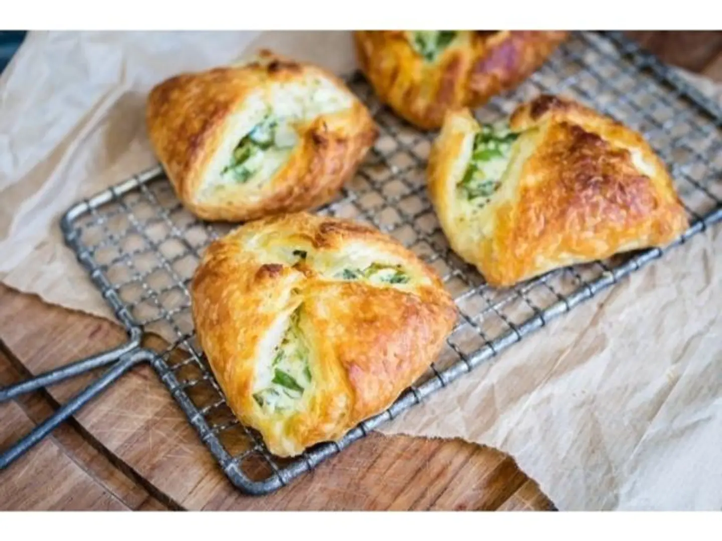 Labneh With Spinach - Medium