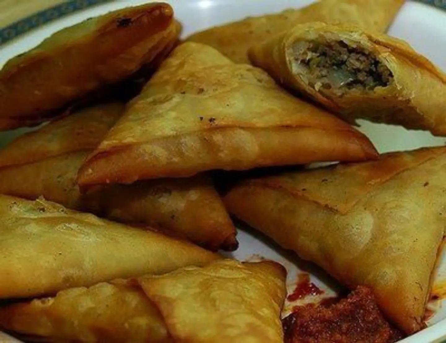Creamy Chicken Samosa With Mushroom - Centre Box