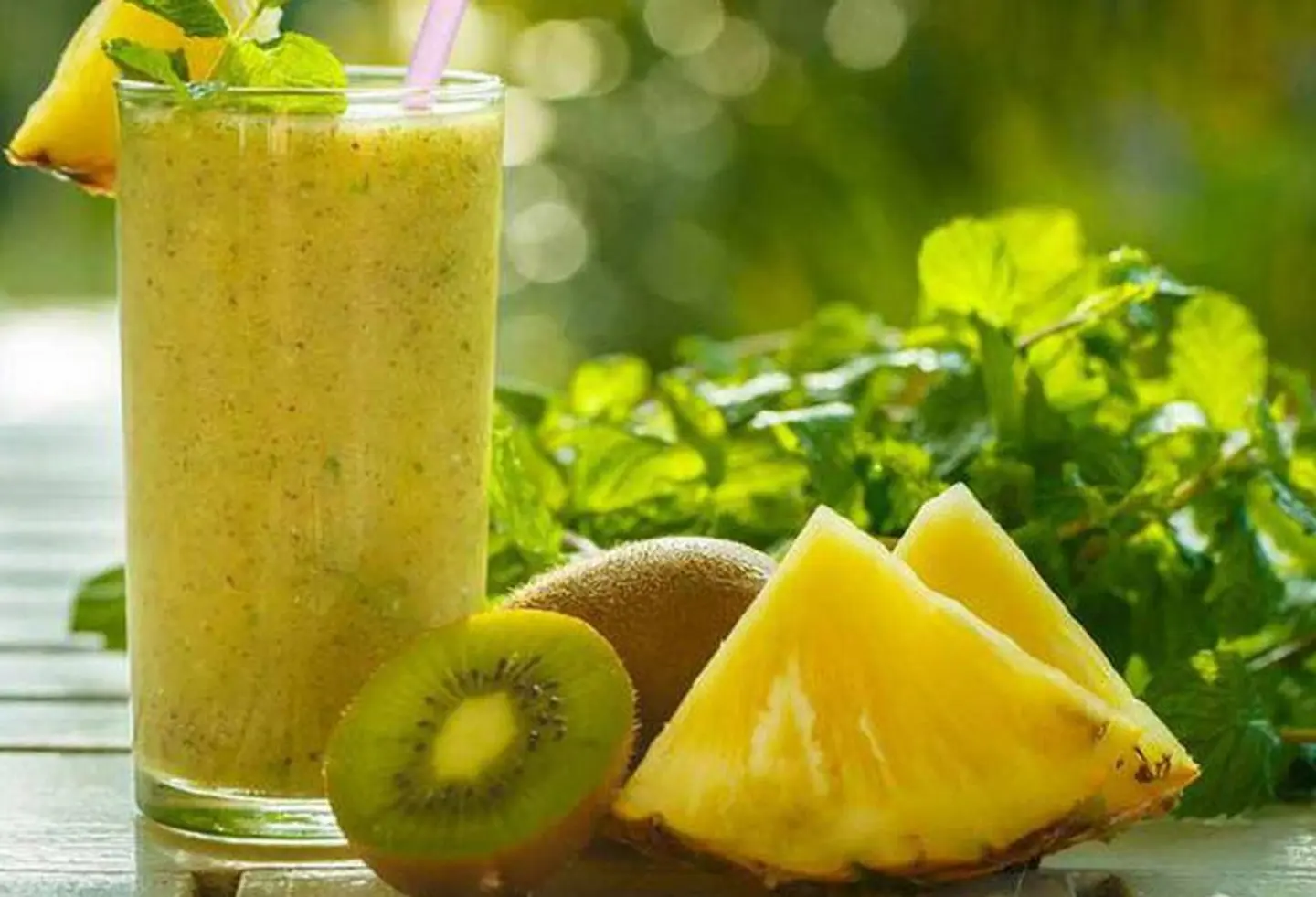 Kiwi Pineapple Juice - Medium