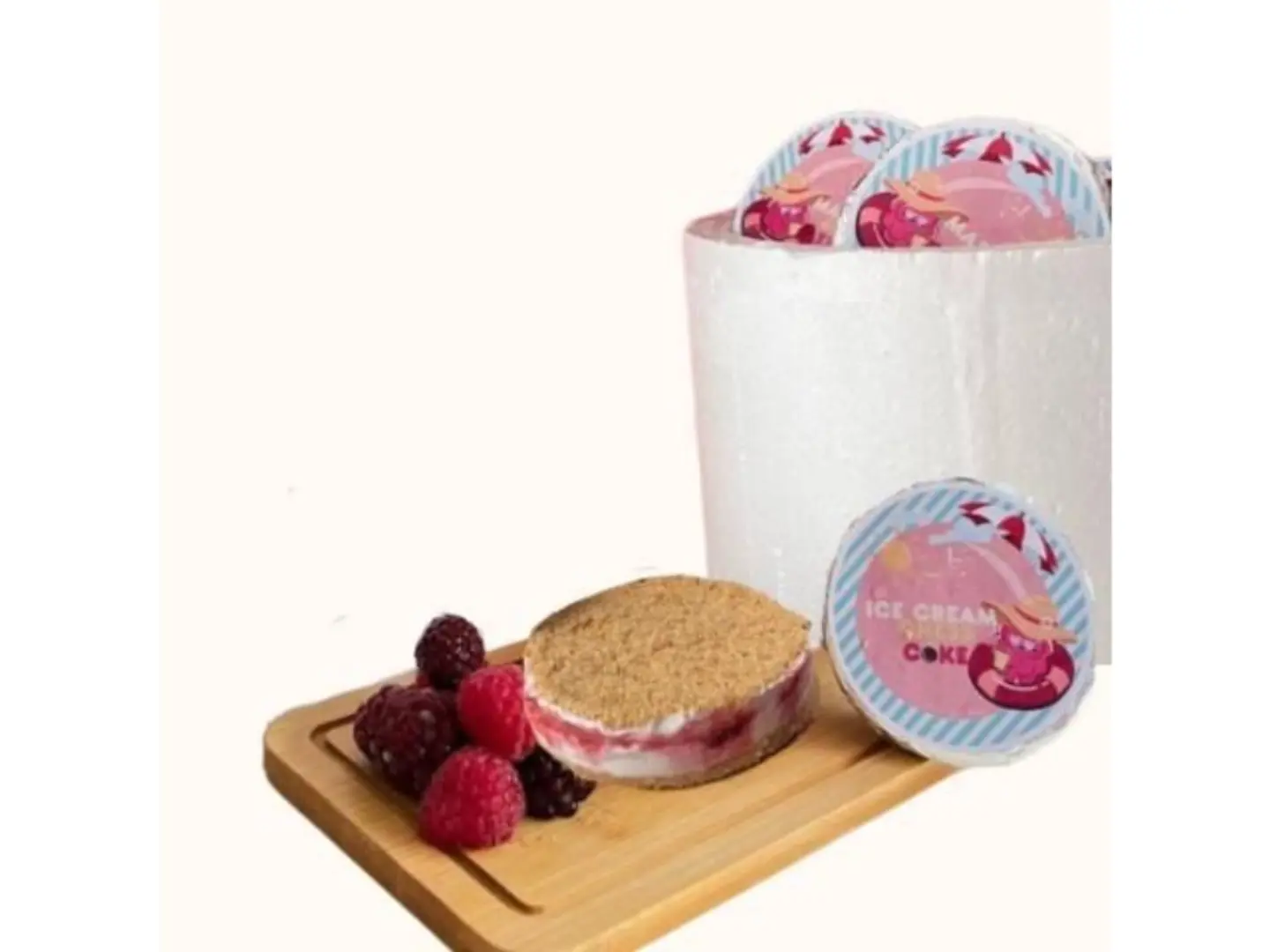 آيس كريم تشيز كيك بالتوت - وسط