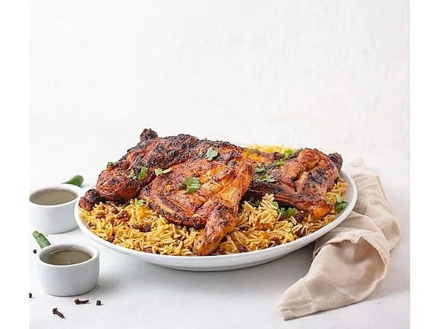 دجاج على الفحم مع الرز - نص