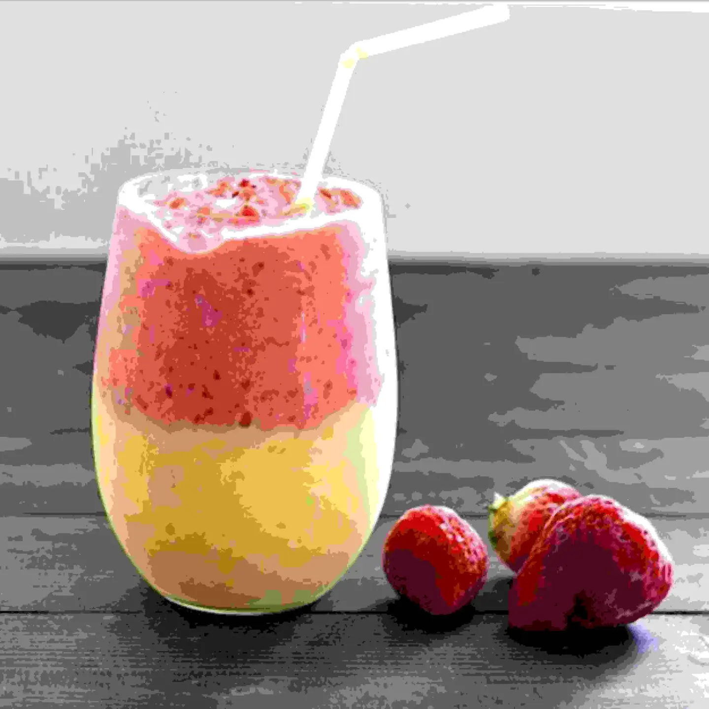 عصير مانجو فراولة - وسط