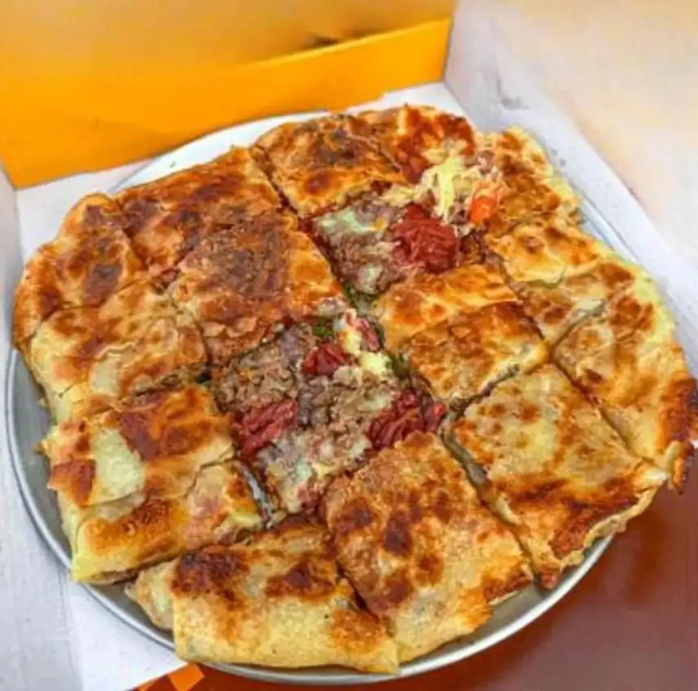 فطيرة سجق شرقي - صغير