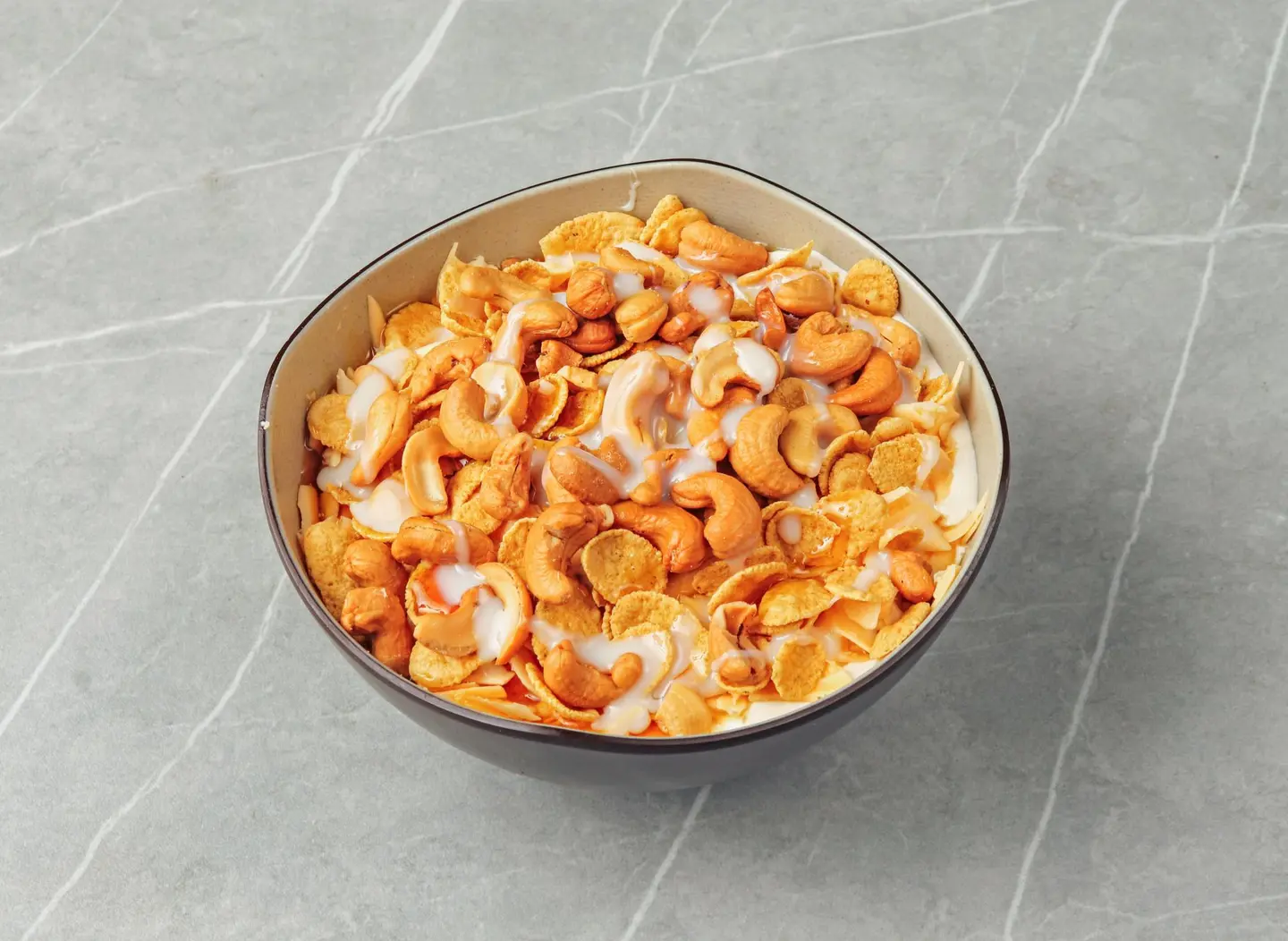 Double Cream Areekah With Cashew - Small