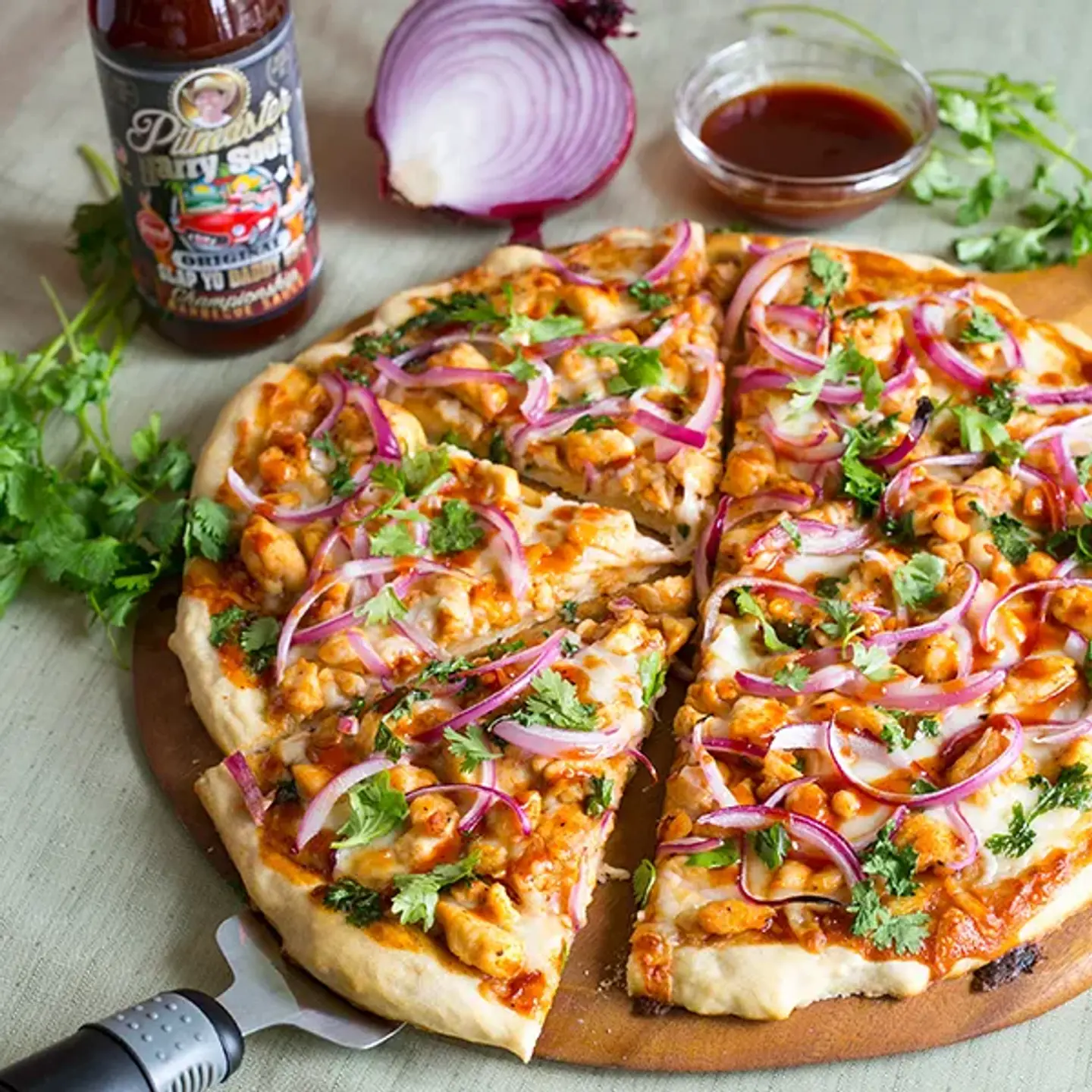 بيتزا دجاج باربكيو مع صوص - صغير