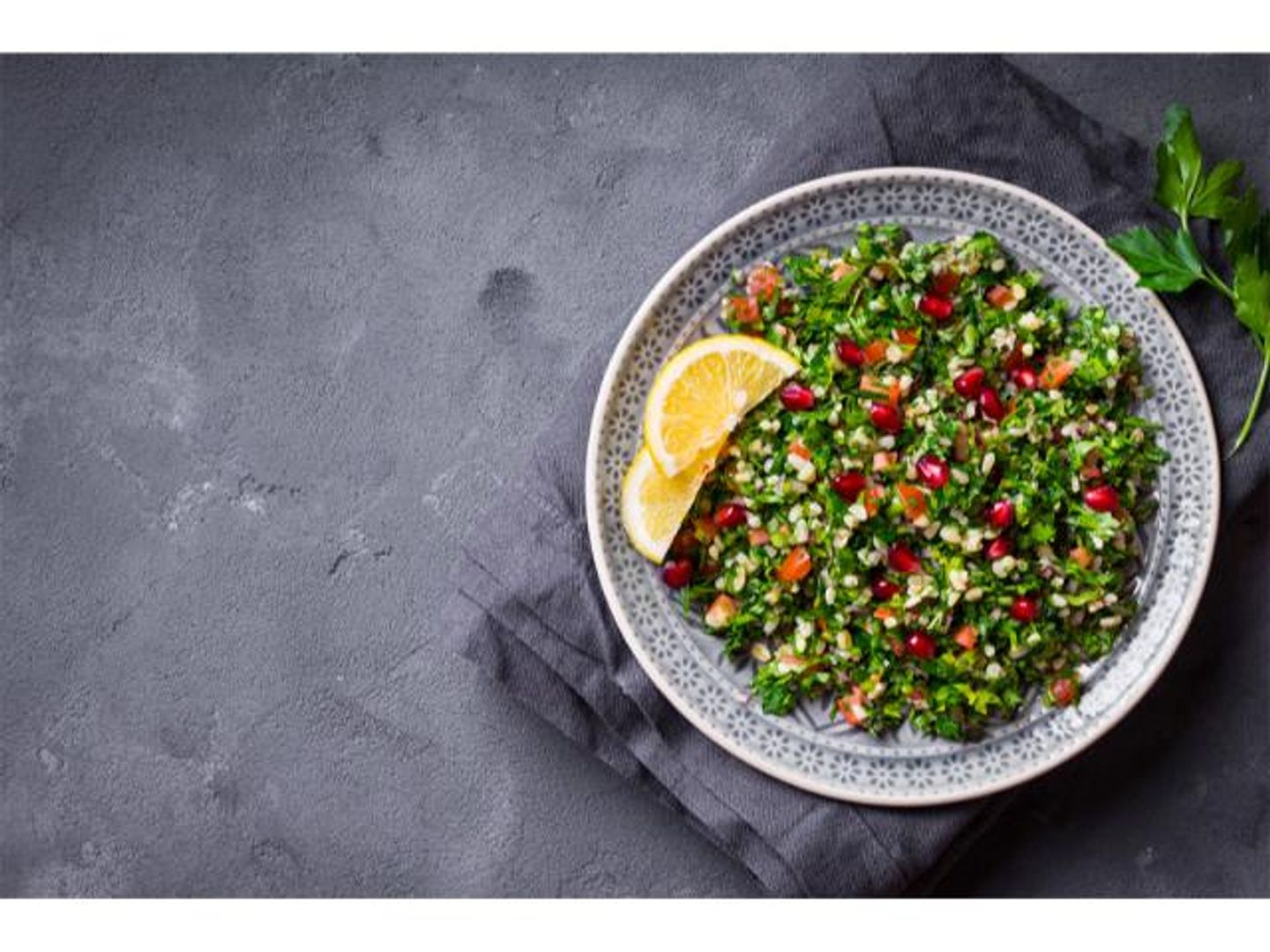 سلطة تبولة بالرمان - صغير