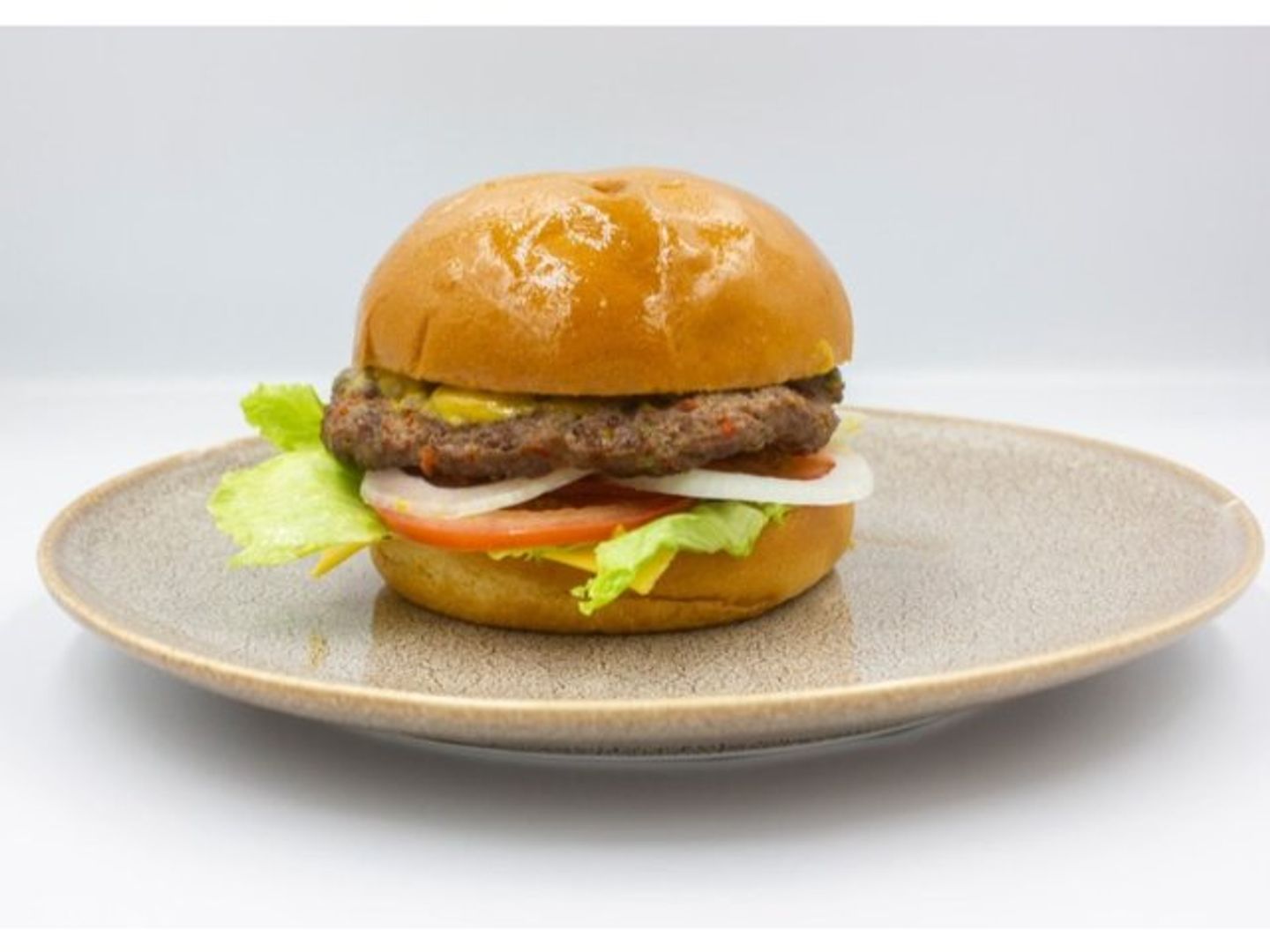 Signature Beef - Sandiwtsh Birjar Mae Jubn Alshaydar Walsi Wahabaat Alrumaan