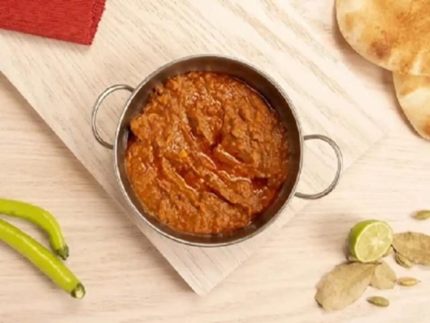 Container Of Foul With Sauce - Small