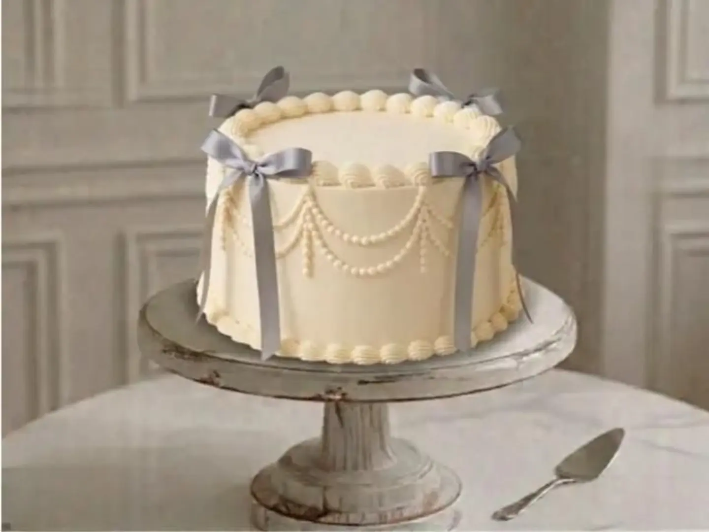 Harrods Berry Cake - Small Size 6 Inches