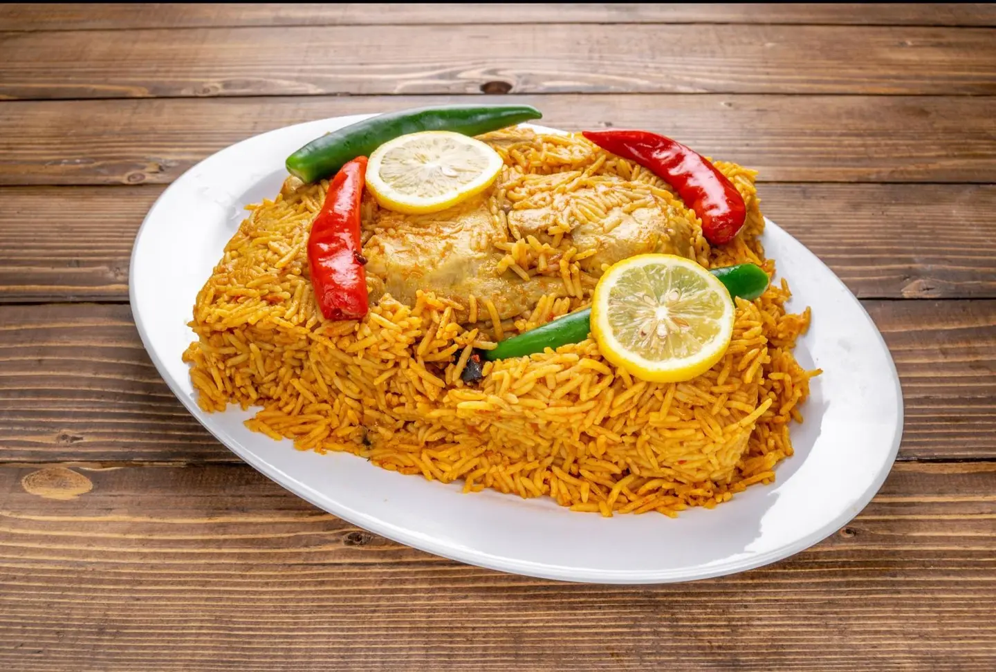 دجاج مضغوط مع الأرز - حبة كاملة