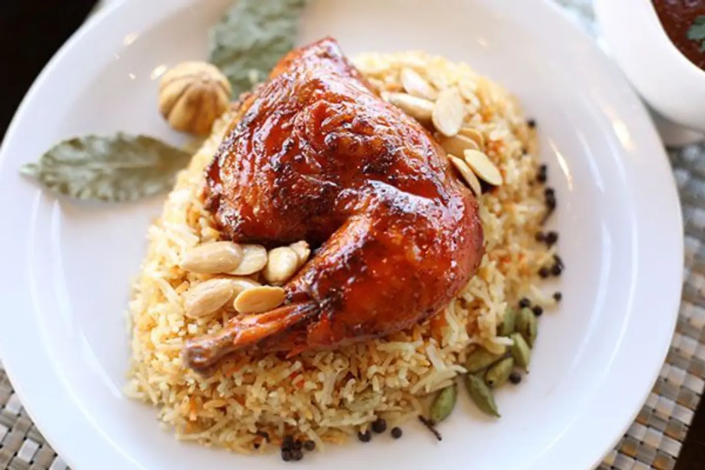 دجاج شواية مع رز مندي - نص دجاجة