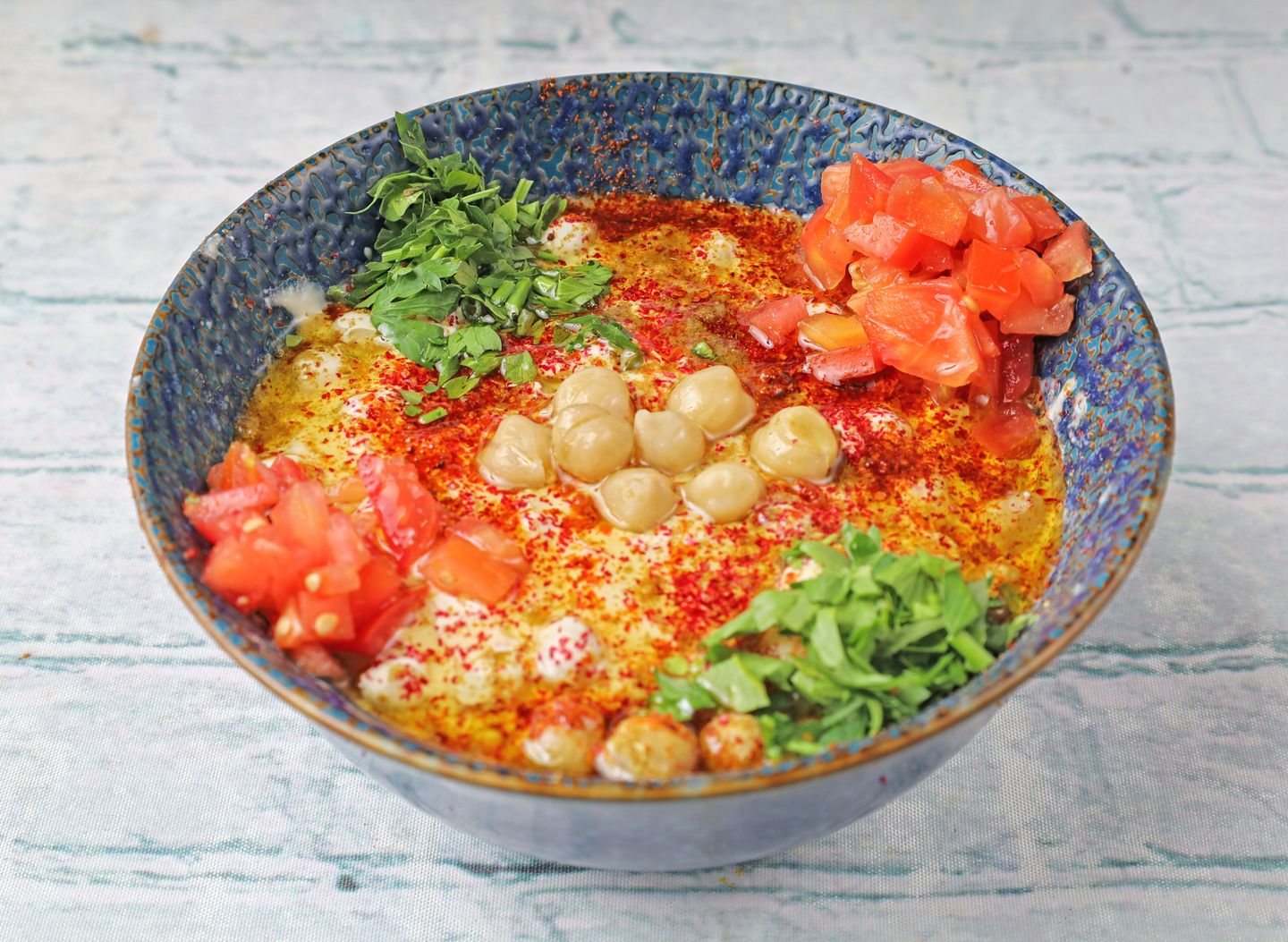 حمص حب بالطحينة - وسط