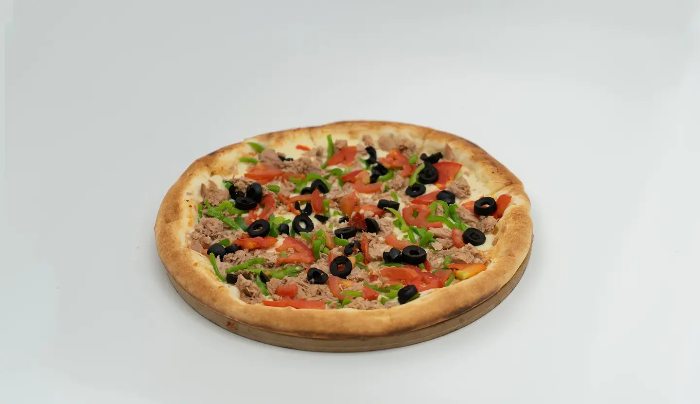 Tuna Pizza - Medium