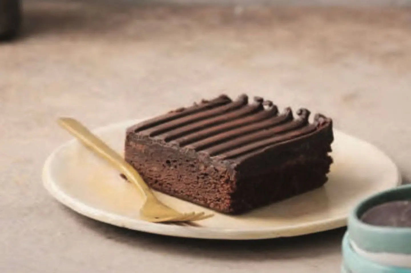 A Piece Of Brownie Cake - Brownies Cake Box With Ice Cream