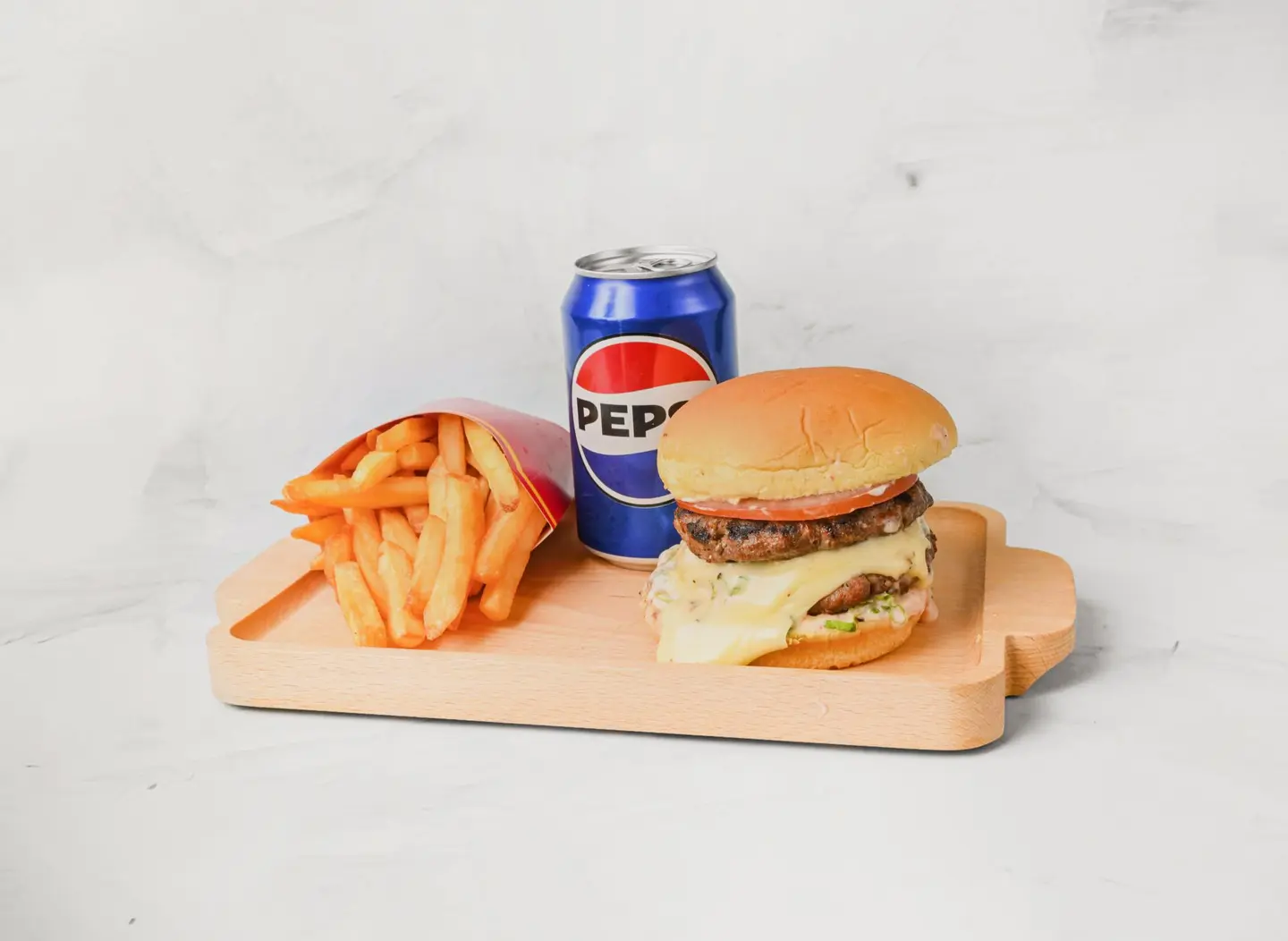 Double Beef Cheeseburger - Sandwich