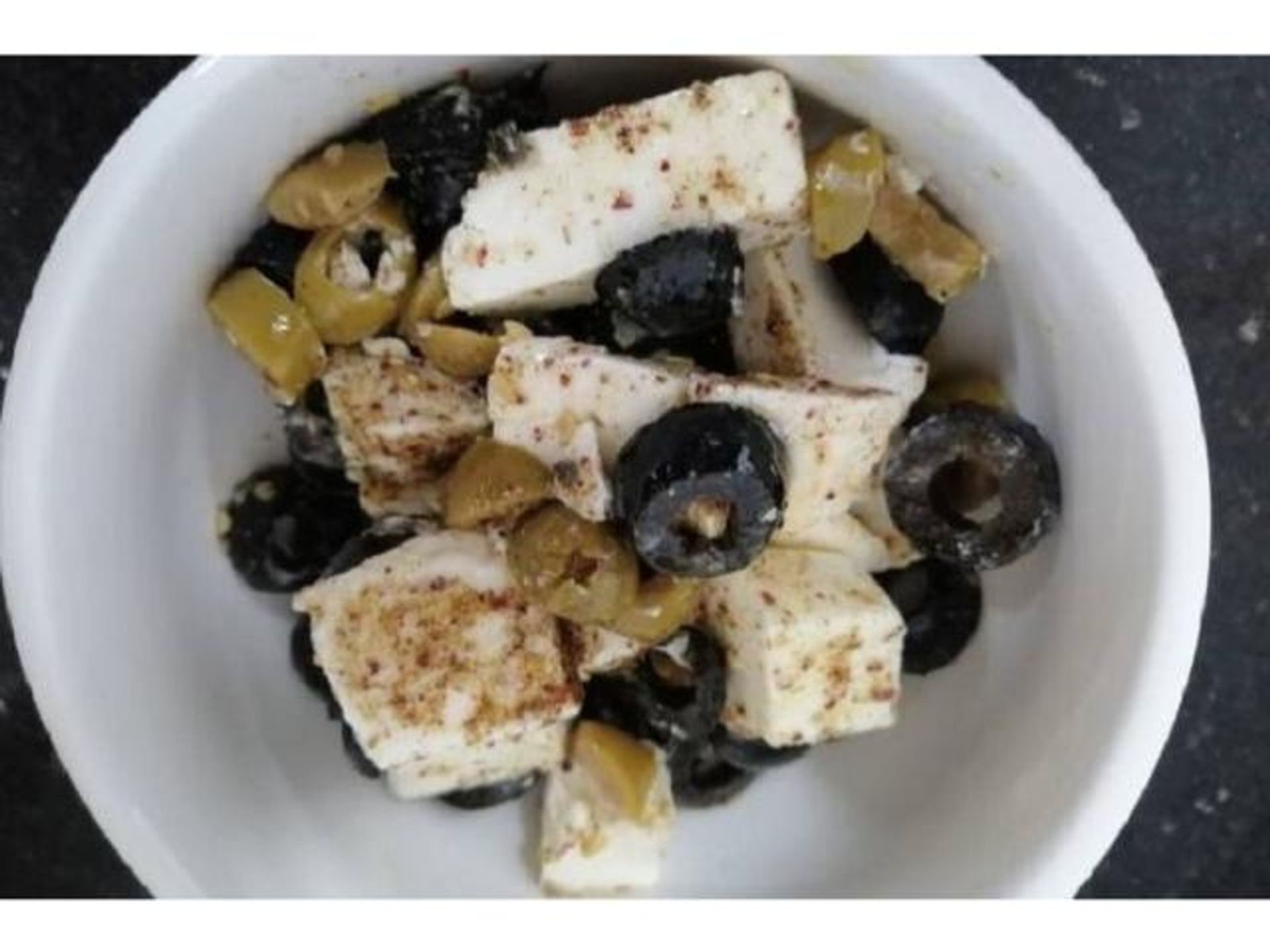 صحن اجبان بالزيتون - صغير