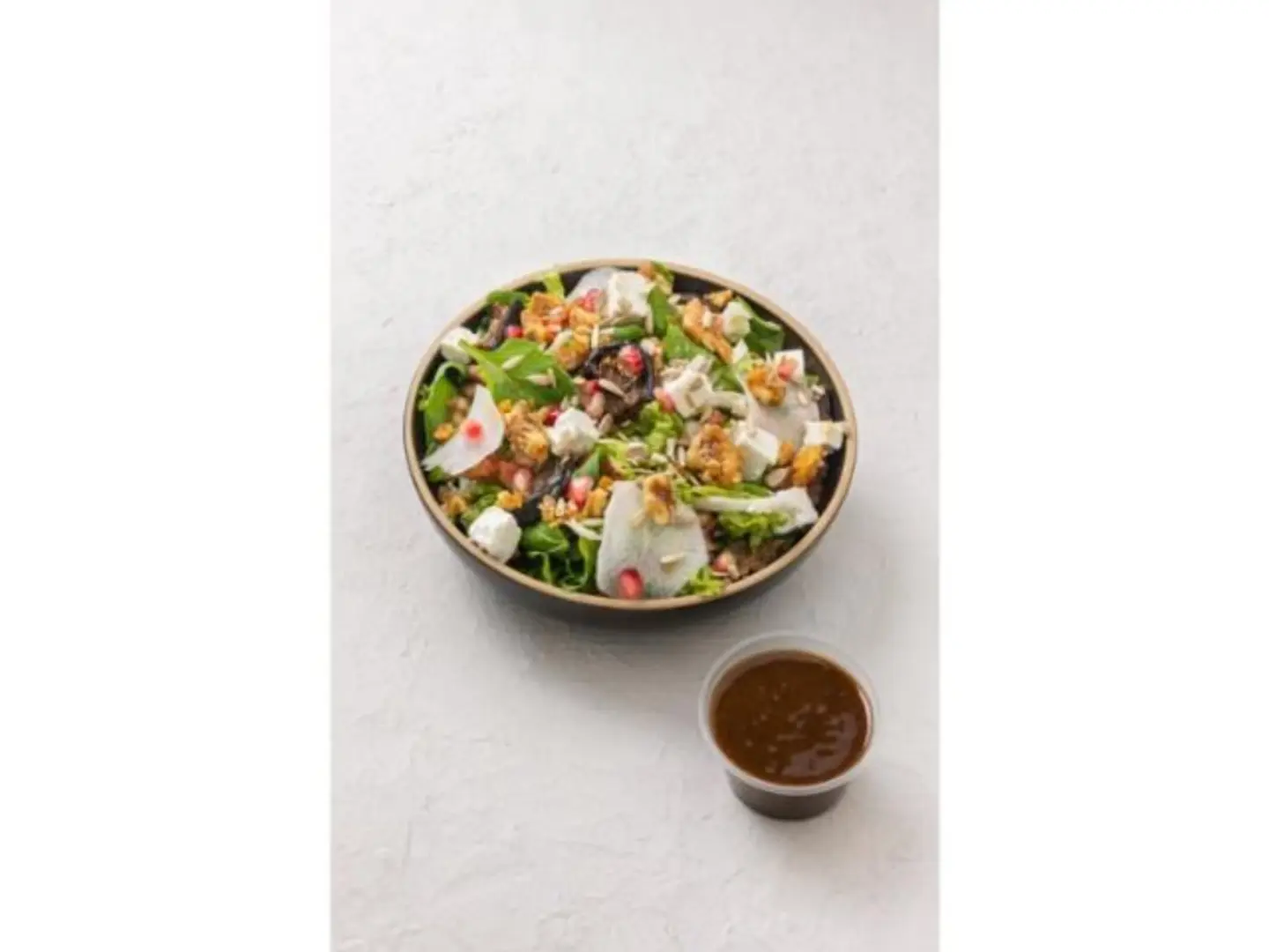 سلطة جبنة - وسط