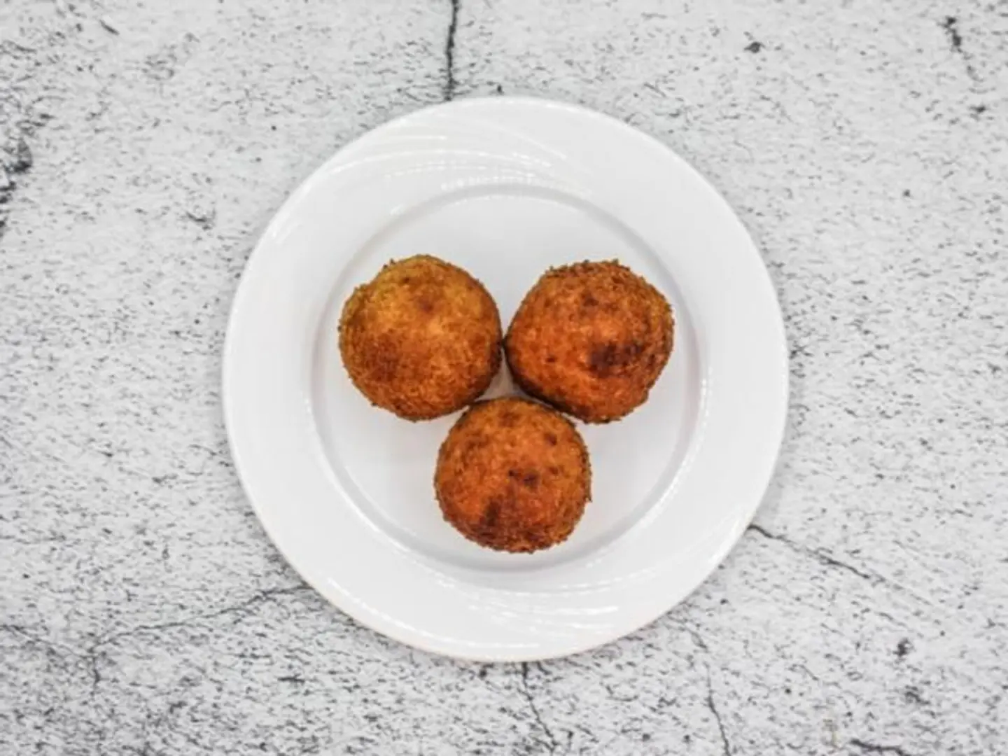 مدفون - صغير