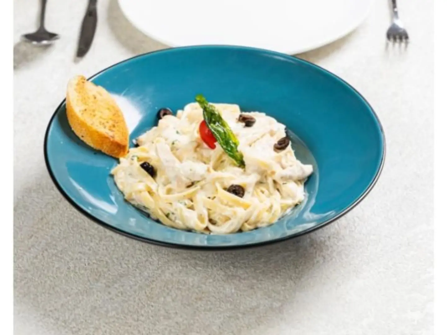 Fettuccine Alfredo Chicken - Small