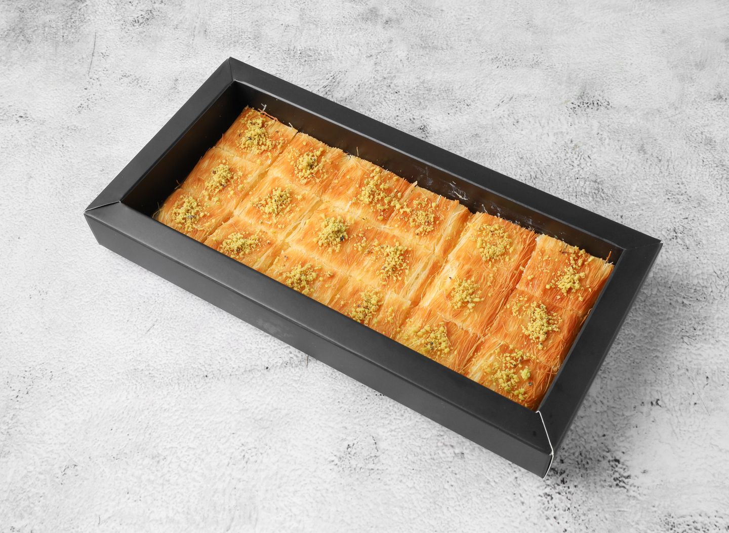 Kunafa Bin Narin With Cream - Medium