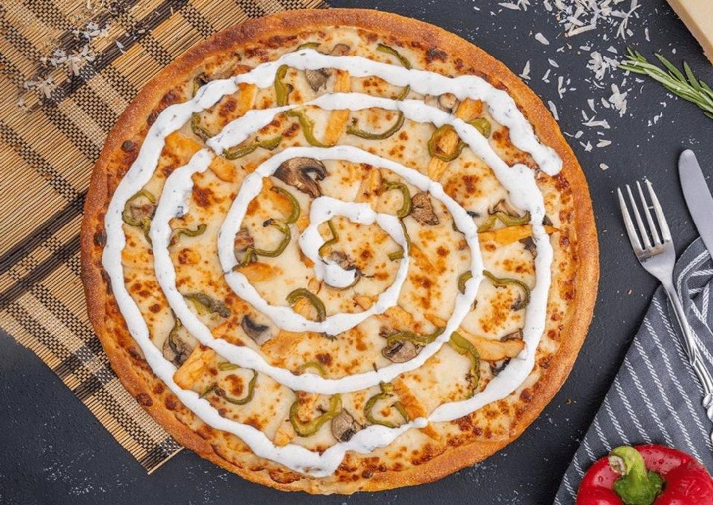 بيتزا دجاج بالباربكيو و رانش - كلاسيك
