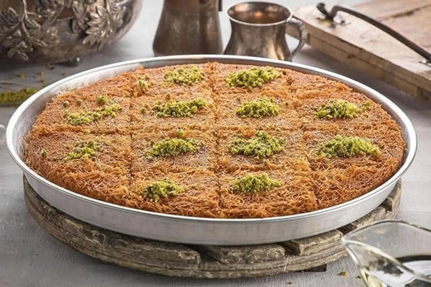 Light Bin Nareen With Cream - Medium