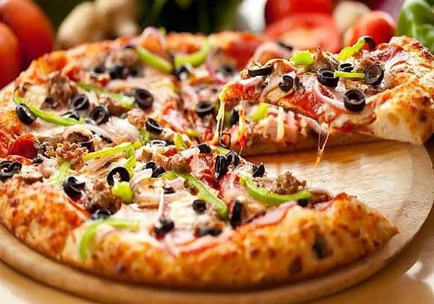 El Saraya Supreme Pizza - Medium