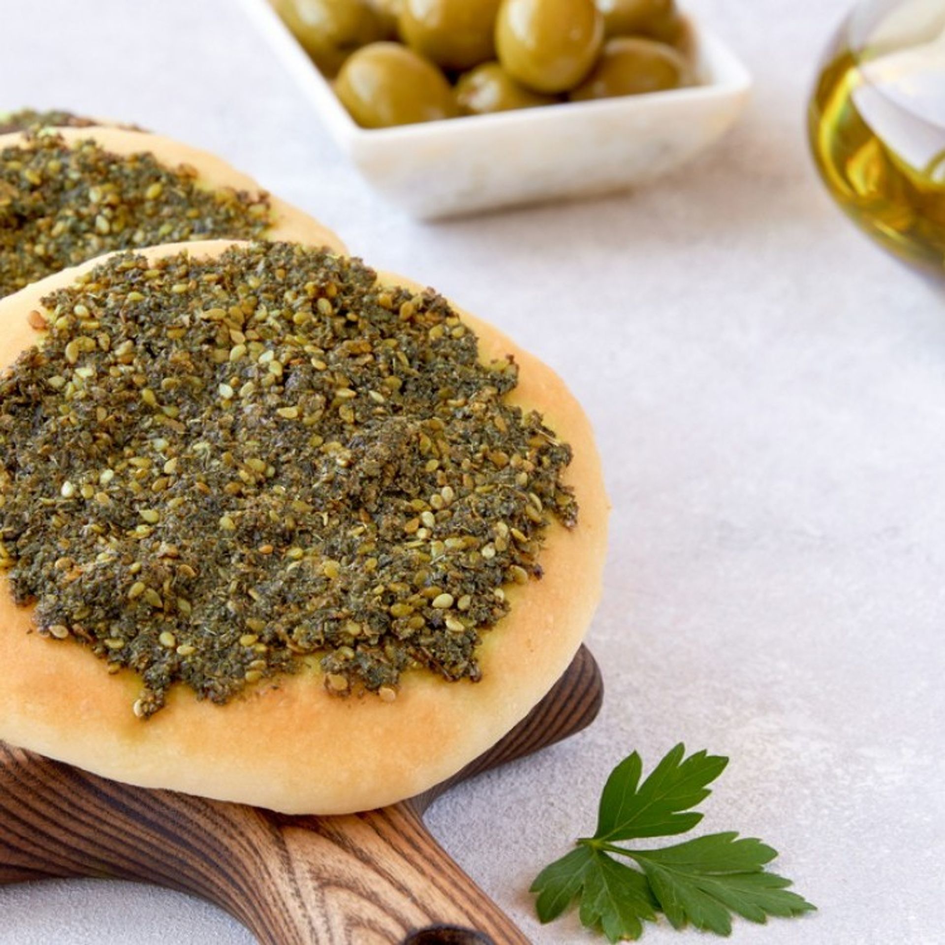 معجنات زعتر - وسط