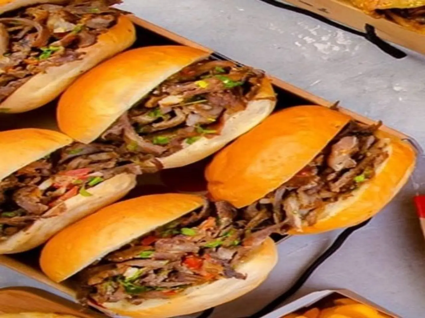 سندوتش كيزر - لحم