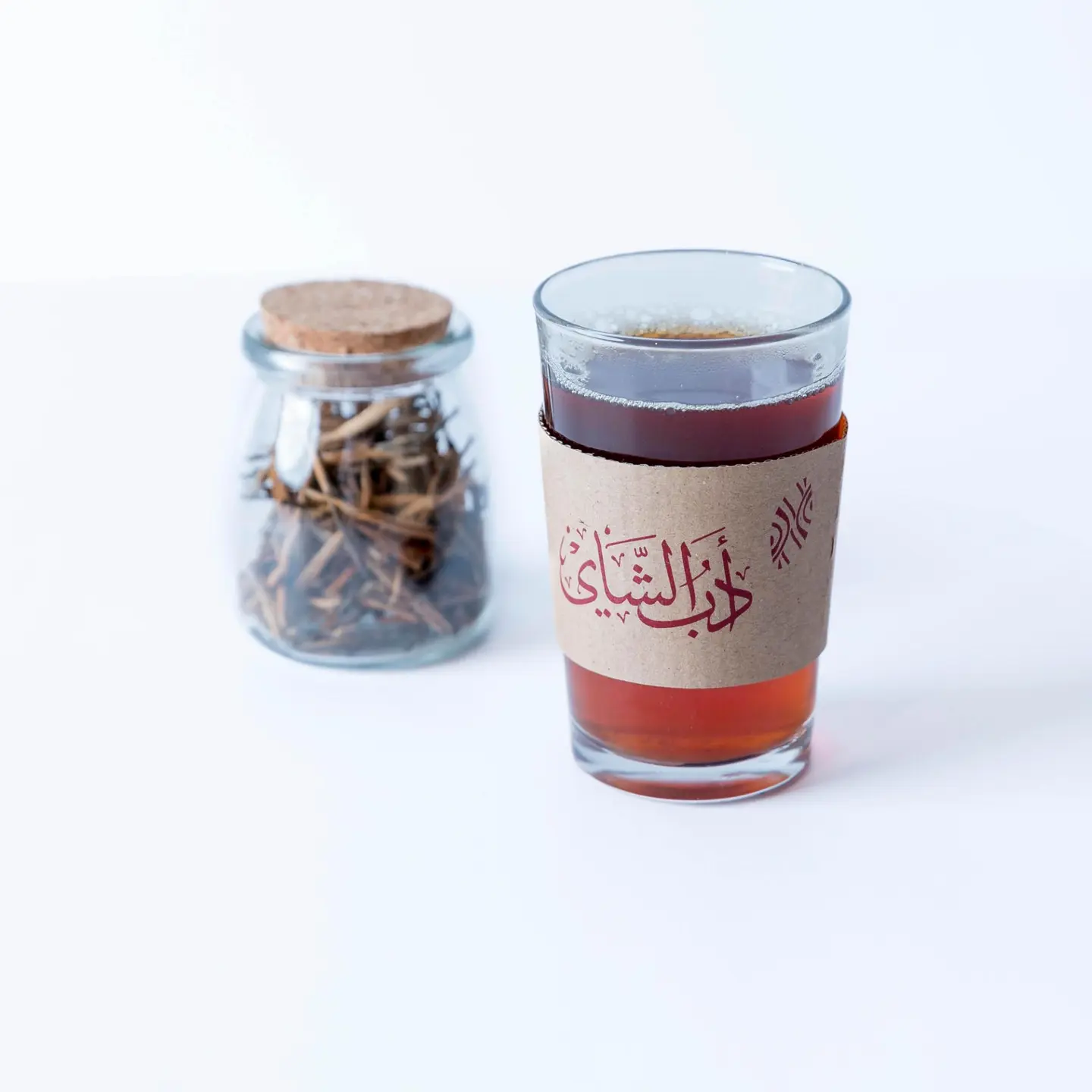 شاي ادب الذهبي - كوب ورق