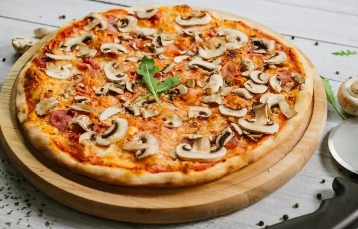 Mushroom Pizza - Medium
