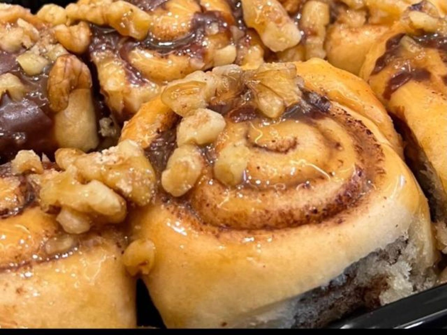 Cinnabon - 8 Pieces