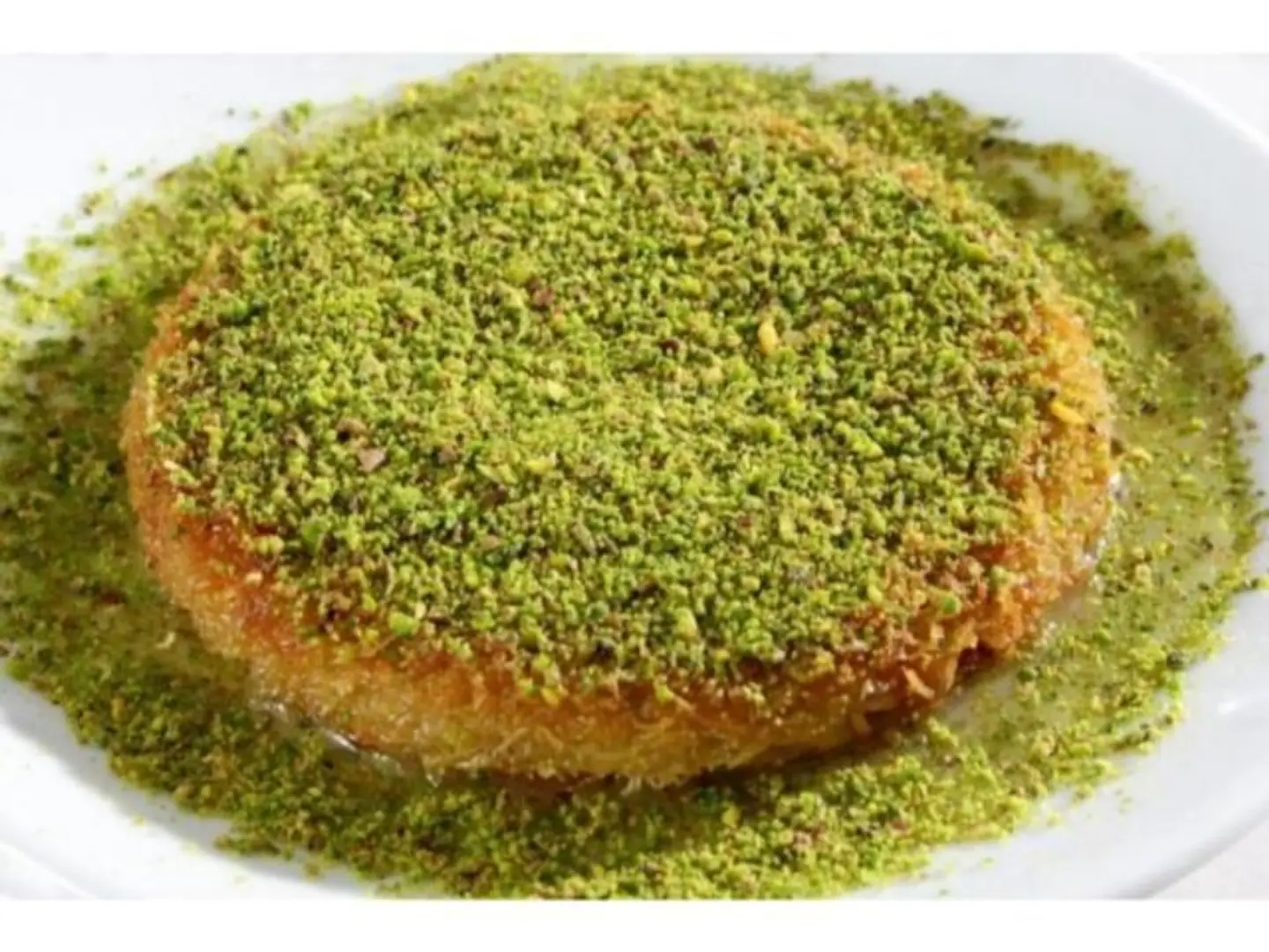 كنافة جبن بستاشيو - وسط