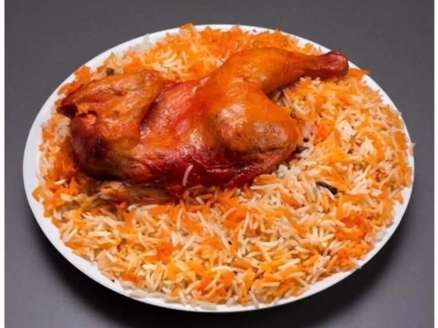 دجاج مندي مع الرز - نصف دجاجة