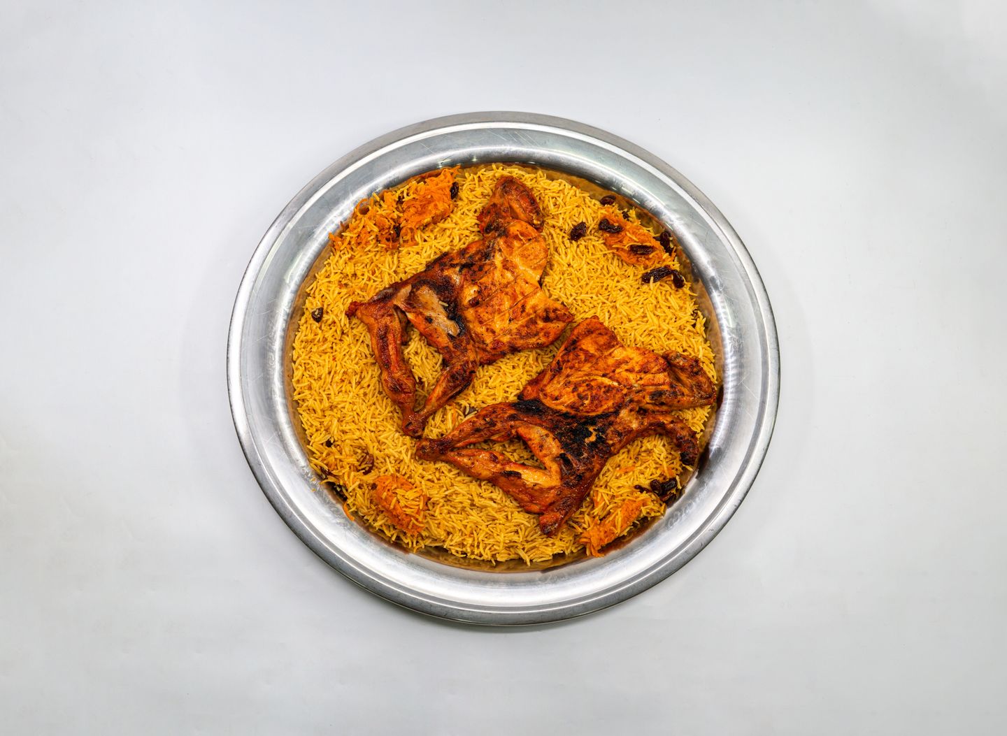 دجاج مشوي على الفحم مع الارز - نص
