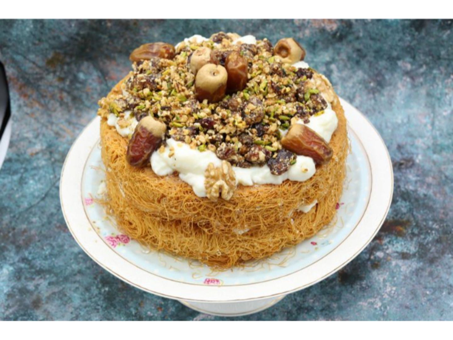 Kunafah With Dates And Cream - Small